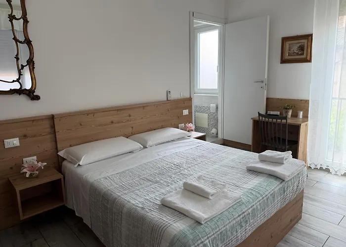 Pirandello Rooms 3* Верона